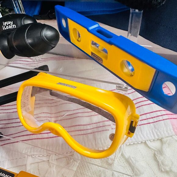 Tool kit with talking tool belt - Picture 2 of 6